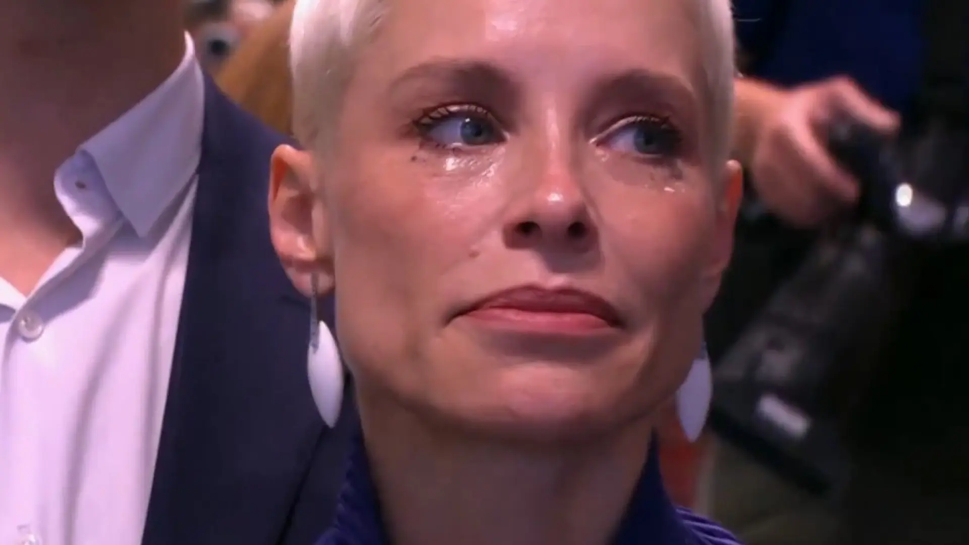 Las lágrimas de emoción de Soraya Arnelas antes de su actuación frente al Papa