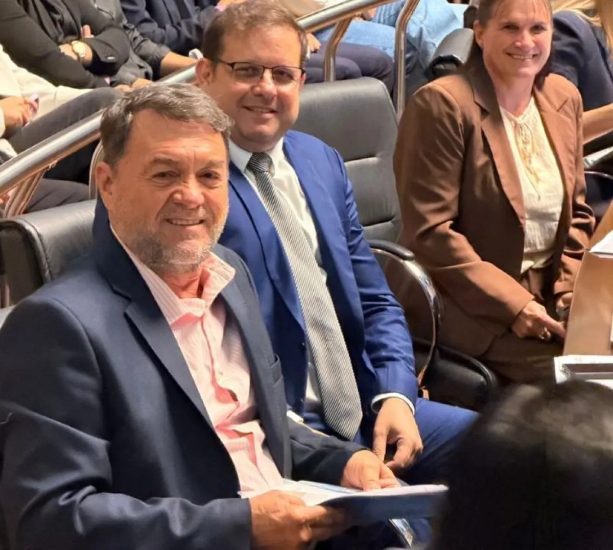 El Pays aprovecha el caso Adorni y propone transparentar las declaraciones juradas en Misiones