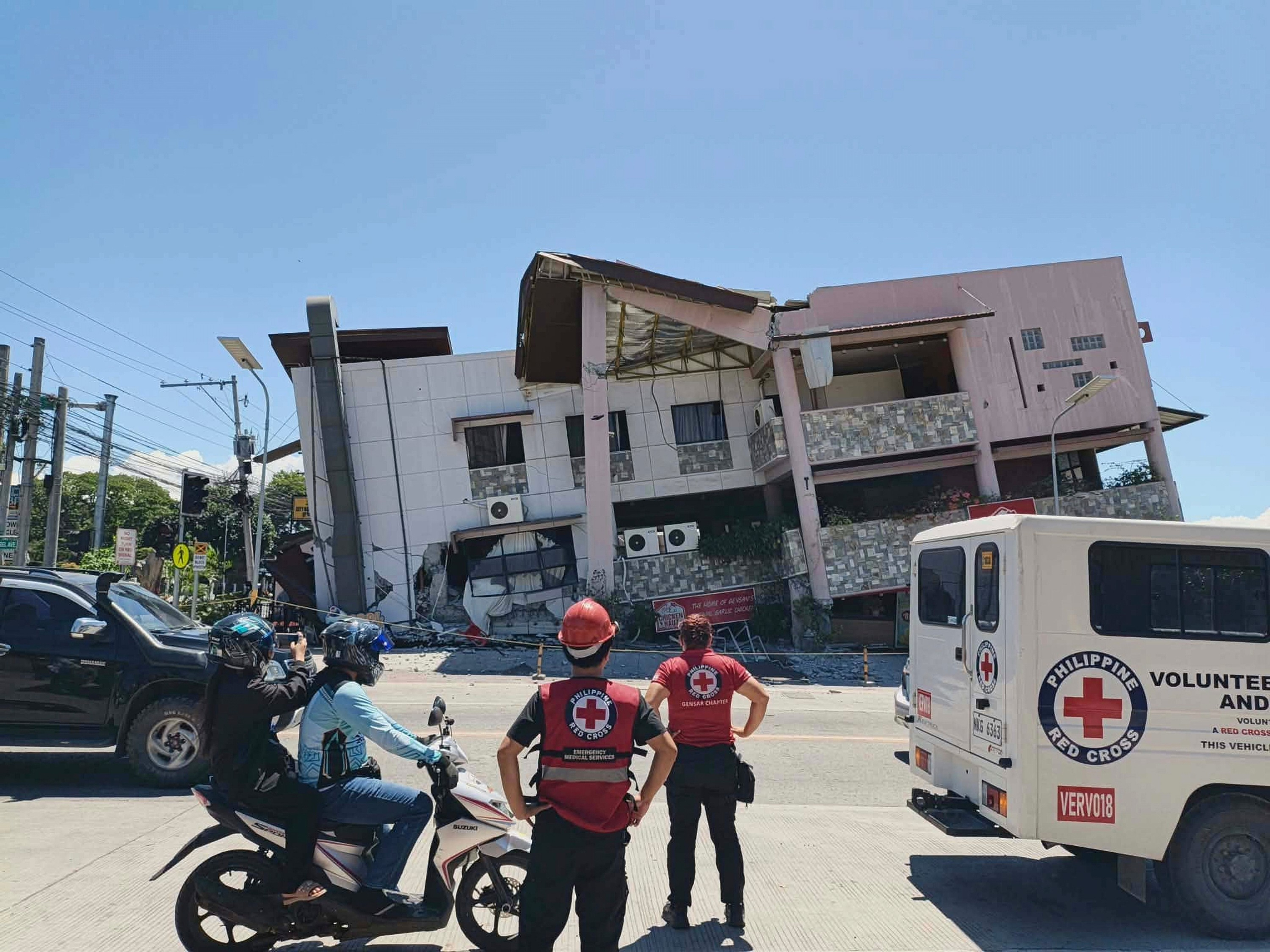 A 7.8 magnitude quake in the Philippines kills at least 16