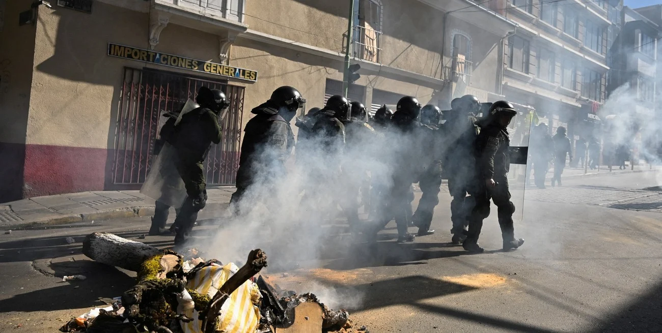 Bolivia: enfrentamientos entre la policía y manifestantes en el centro de La Paz