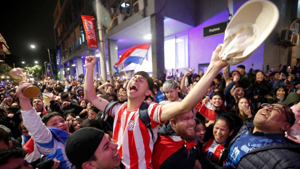 ¡Fiesta nacional! Presidente de Paraguay decreta feriado por el pase a octavos del Mundial