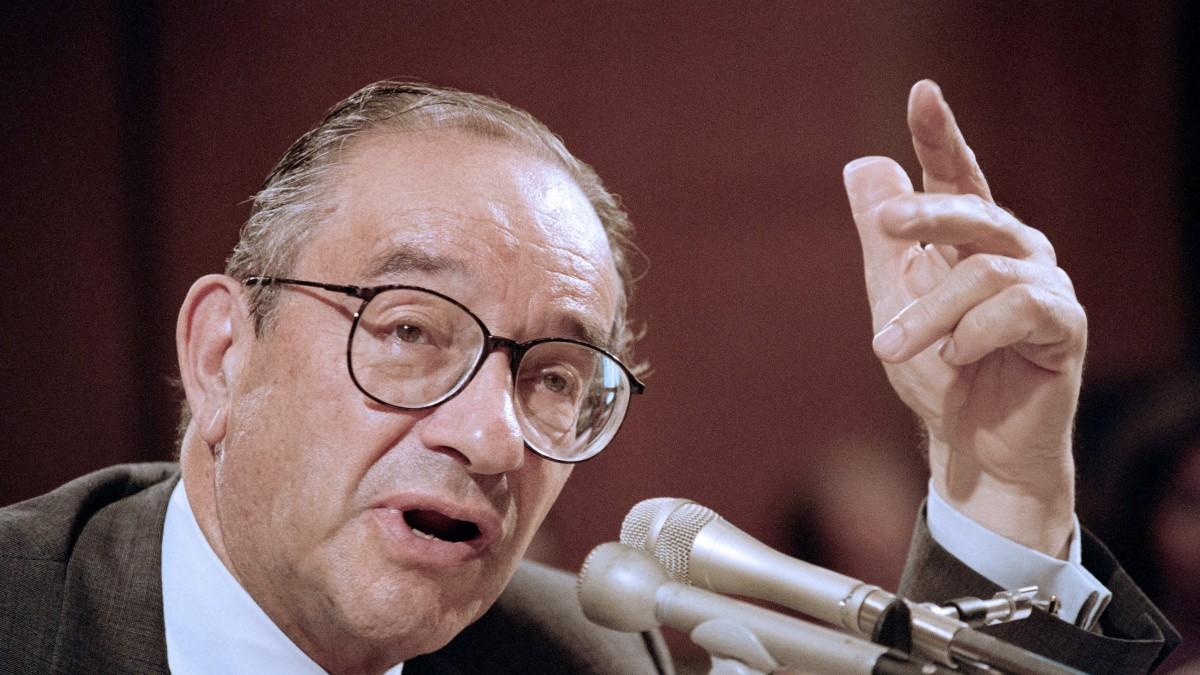 Alan Greenspan, largo tiempo presidente de la Fed, fallece a los 100 años