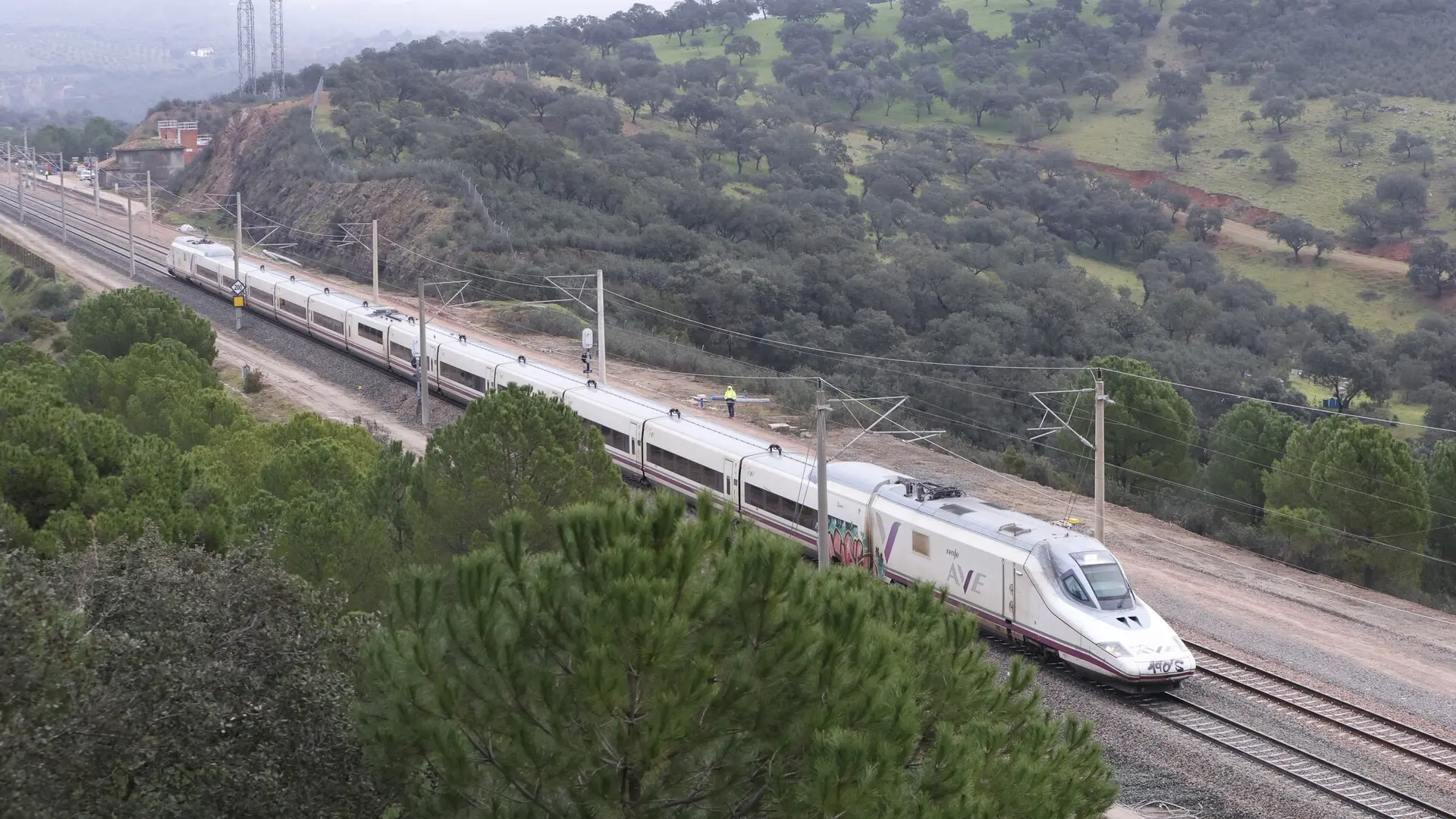 Cortada la circulación de trenes de alta velocidad de la línea Madrid-Sevilla por un fallo eléctrico