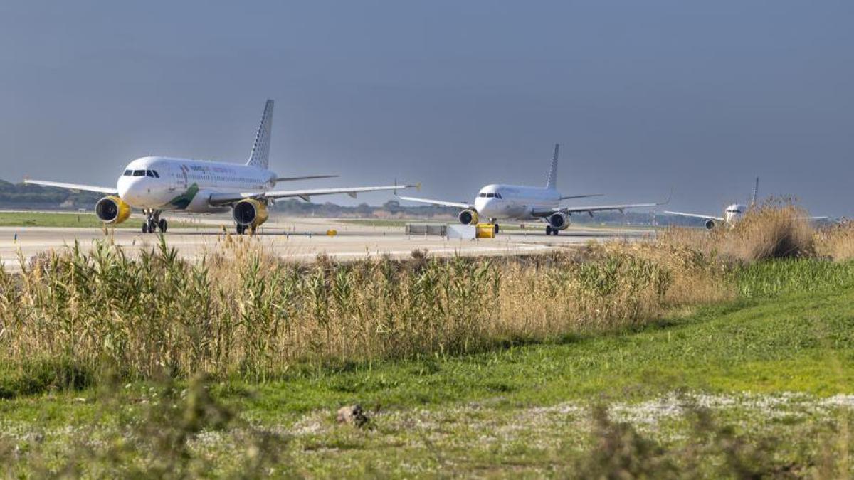 El Prat resiste la crisis de Oriente Medio y bate récord de vuelos intercontinentales