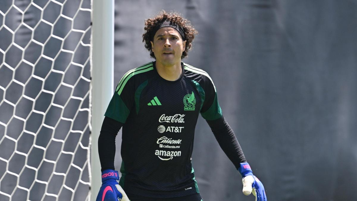 El Vasco Aguirre le hizo una promesa a Guillermo Ochoa, ¿podría cumplirla ante Corea del Sur?