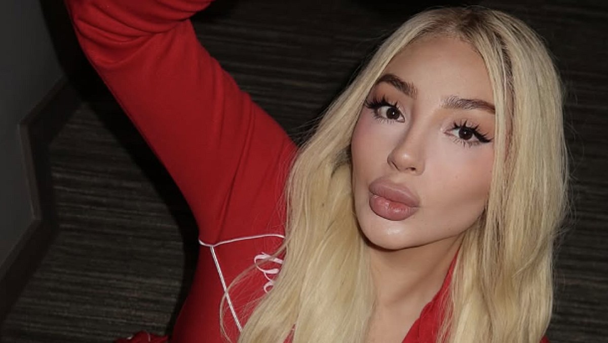 ¿Es Bellakath? Bailarines explotan contra famosa cantante
