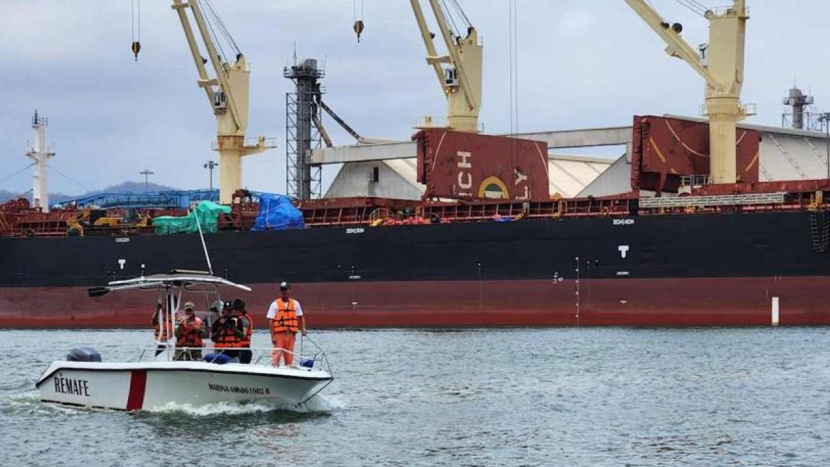 Alerta en Colima: Reportan grave derrame de combustible en Bahía de Manzanillo