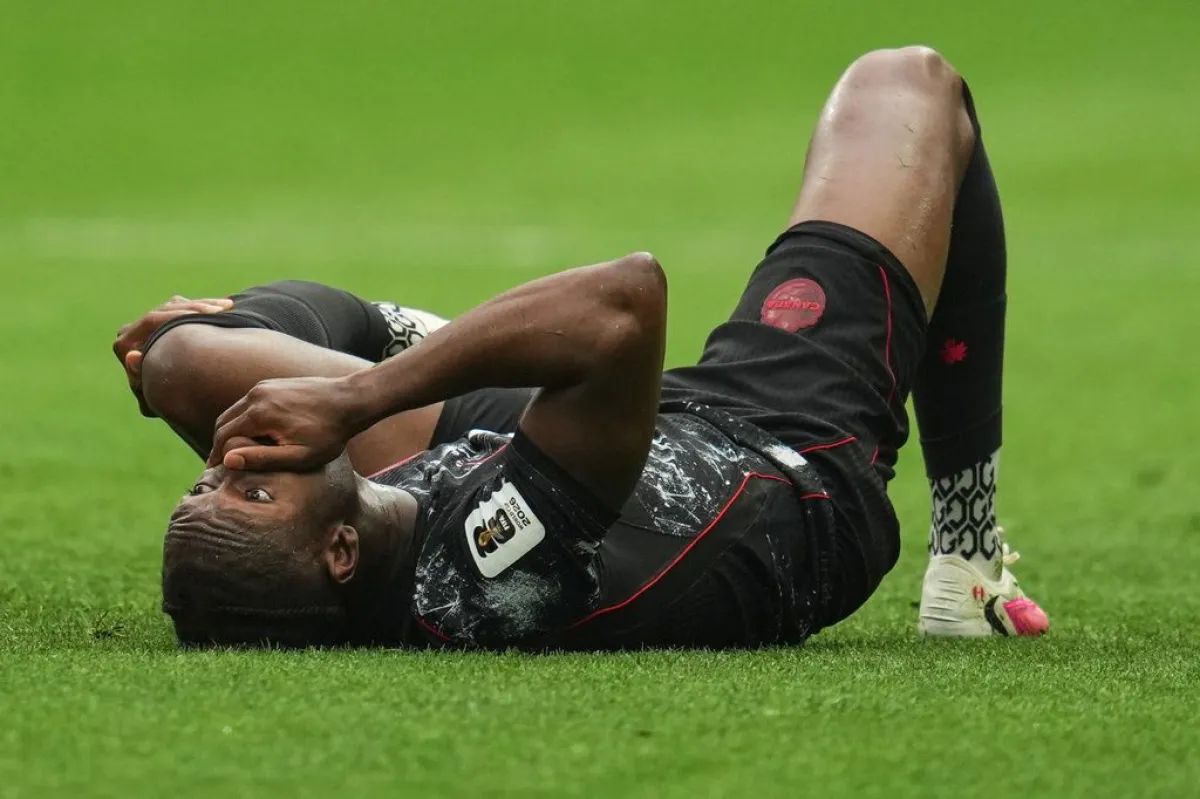 El canadiense Koné será operado luego de sufrir una grave lesión en el triunfo ante Qatar.