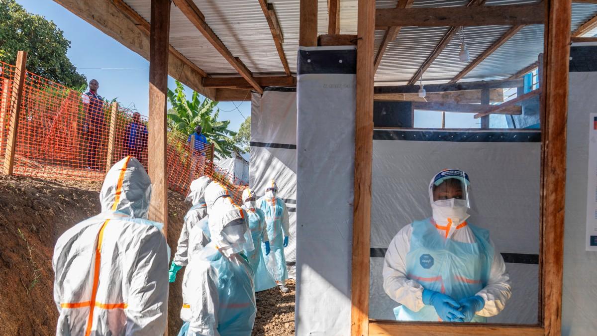 Exigen cerco fronterizo ante avance del ébola; ven filtros insuficientes