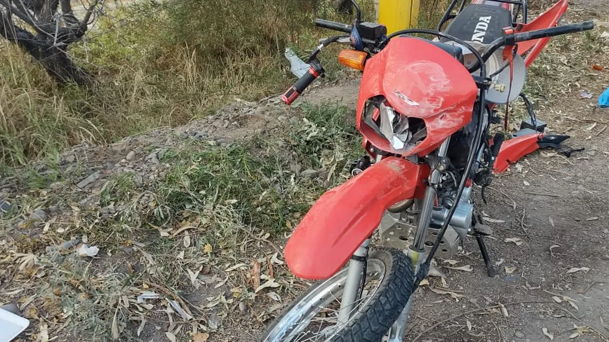 Identificaron al joven motociclista que murió tras chocar contra un poste en Pocito