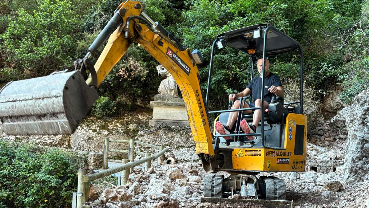 Montserrat arregla sus caminos tras los desprendimientos de mayo