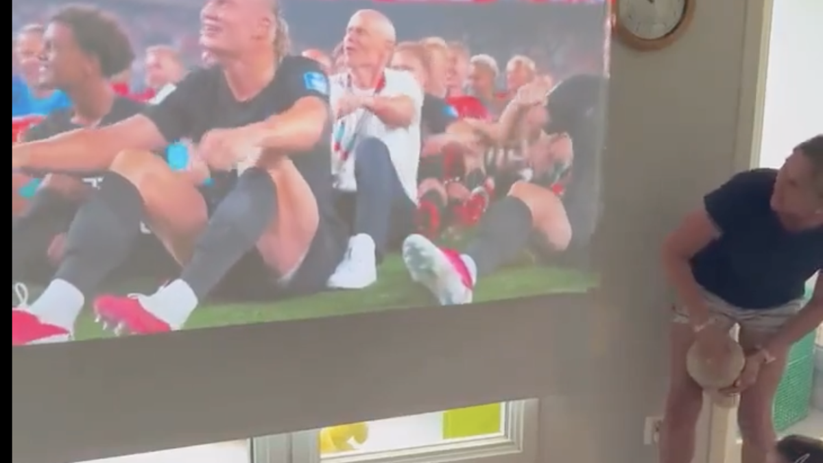 Fiebre vikinga: Niños imitan la espectacular celebración de Noruega en el Mundial