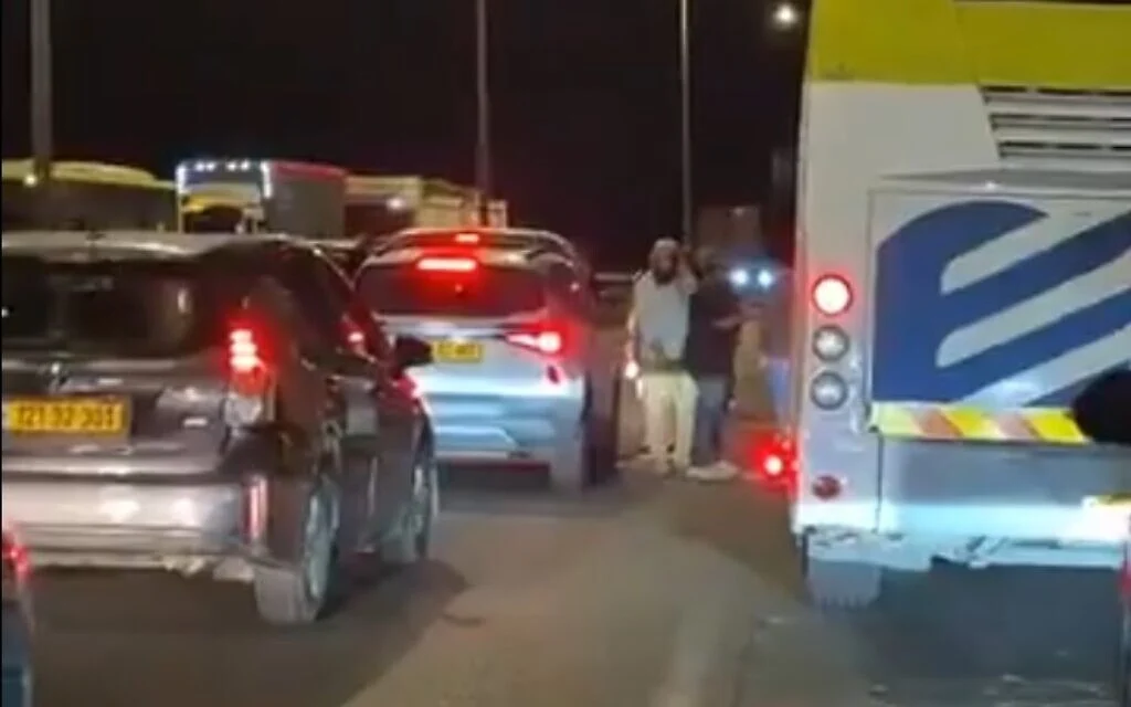 1 lightly hurt as Palestinian rams settlers who blocked West Bank road and hurled stones at cars