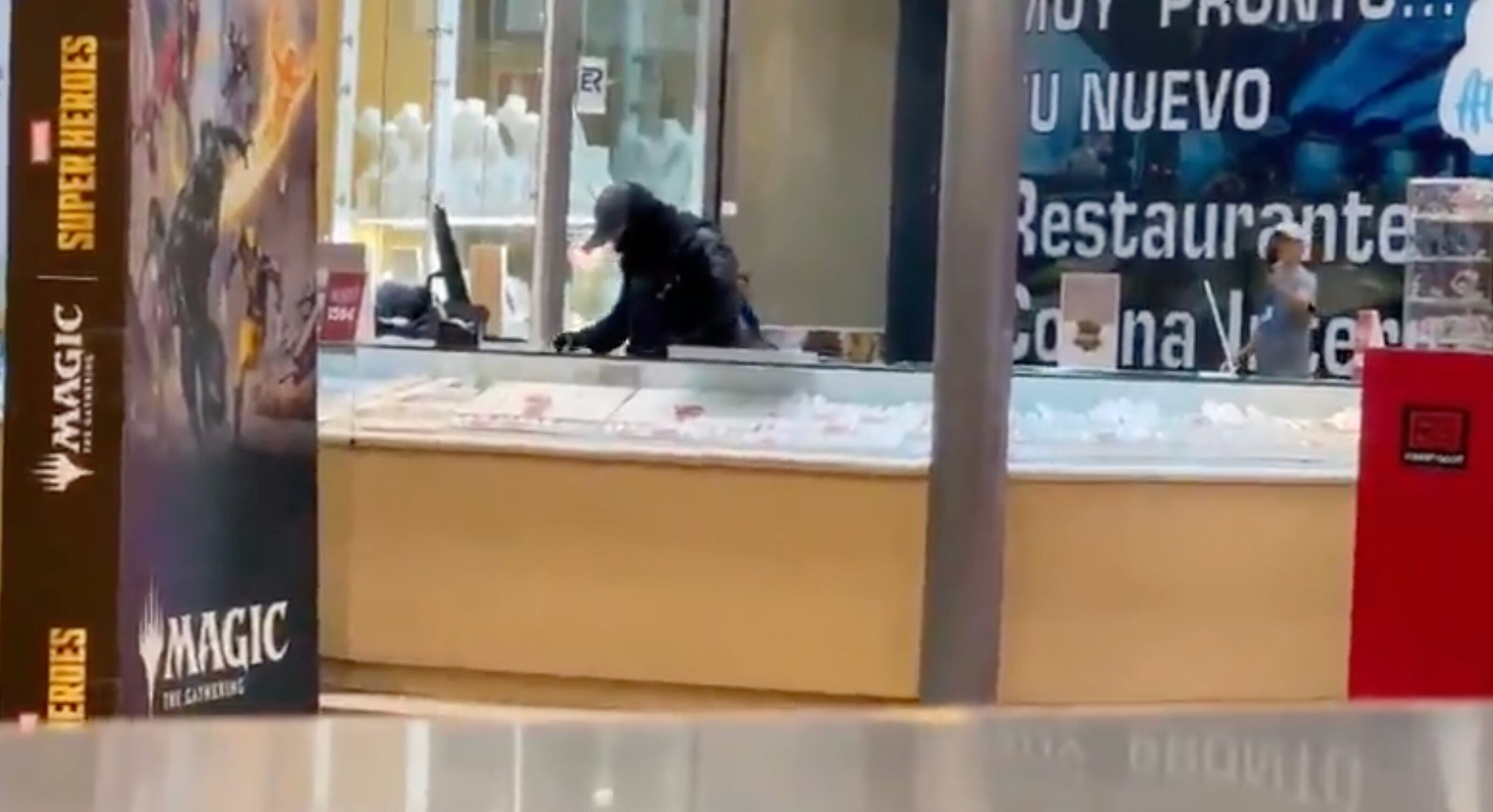 Nuevo atraco a una joyería en Madrid: tres ladrones asaltan un negocio en Pinto