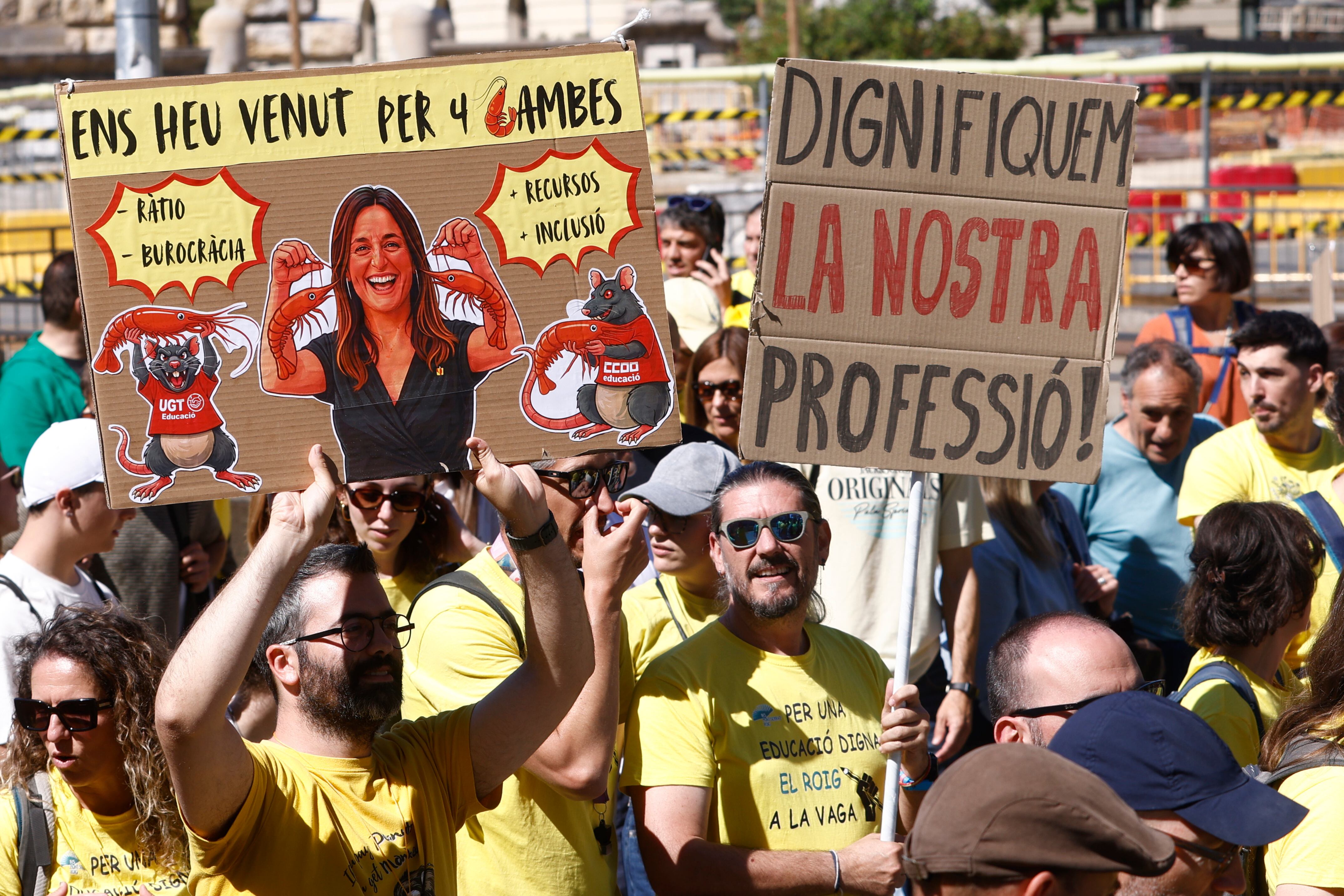 Los profesores catalanes rechazan el pacto educativo en la consulta en la que han votado el 60% de la plantilla