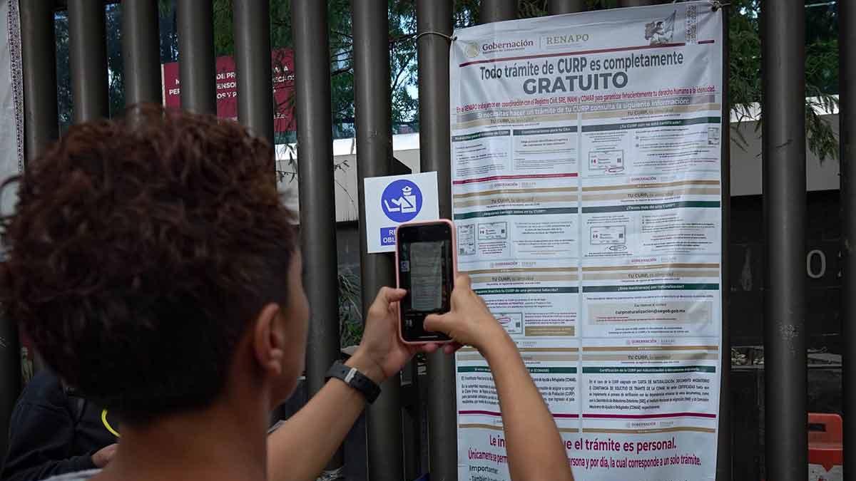 ¿Te pueden suspender la Pensión del Bienestar si no tienes CURP biométrica?