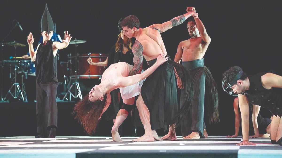 PLANETA DANZA: Un singular torneo de ajedrez en el escenario