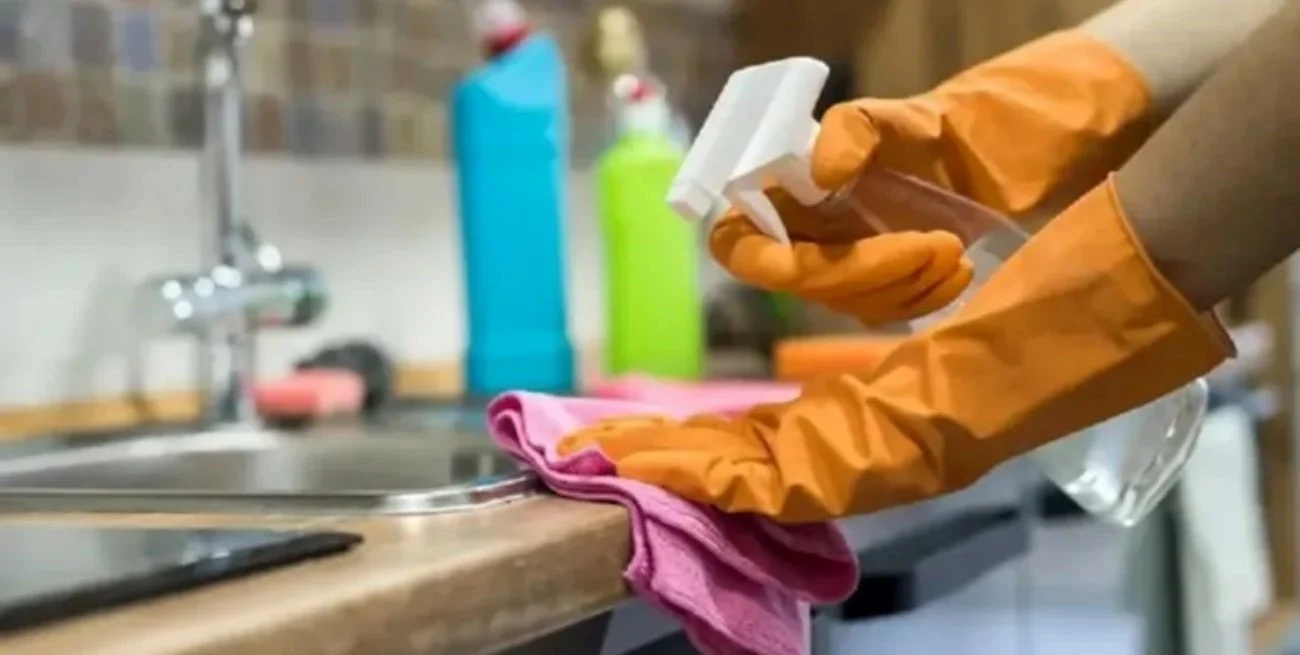 Empleadas domésticas: cuánto cobran con los nuevos aumentos confirmados hasta julio de 2026