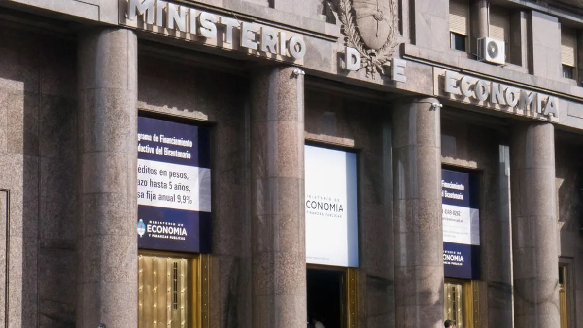 Deuda: el Tesoro buscará renovar $16,2 billones con 8 instrumentos en pesos y captar u$s266 millones con el Bonar 2028
