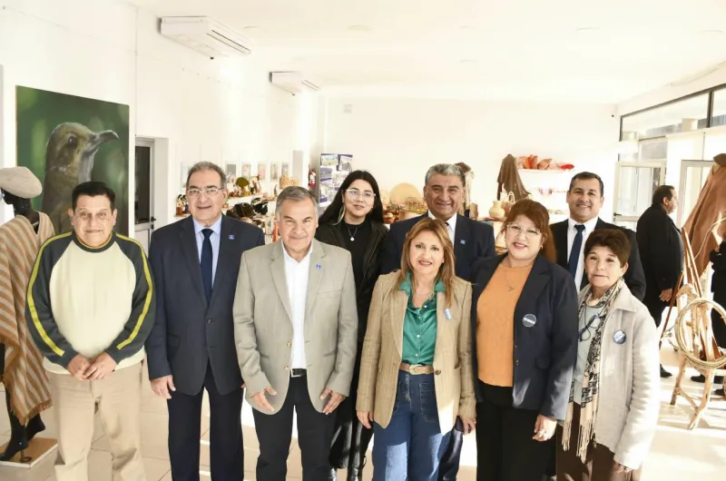 La intendente Fuentes visit&oacute; el Mercado Artesanal Municipal del parque Norte