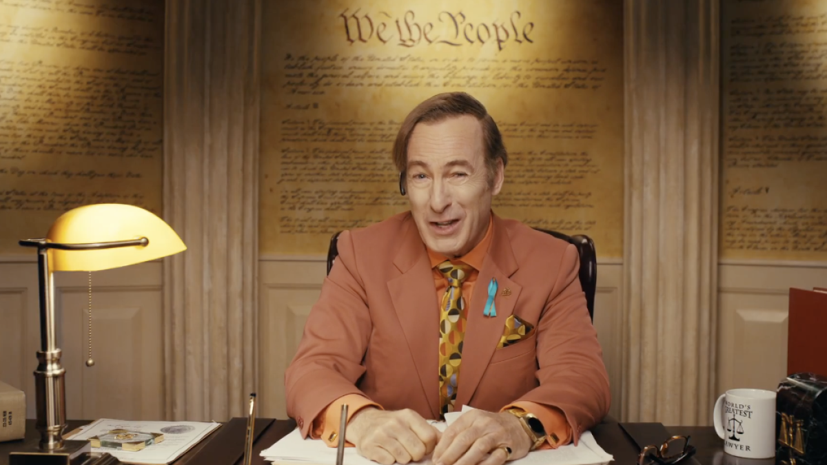 Bob Odenkirk revive a Saul Goodman, ¿qué mensaje dio a los estadounidenses?