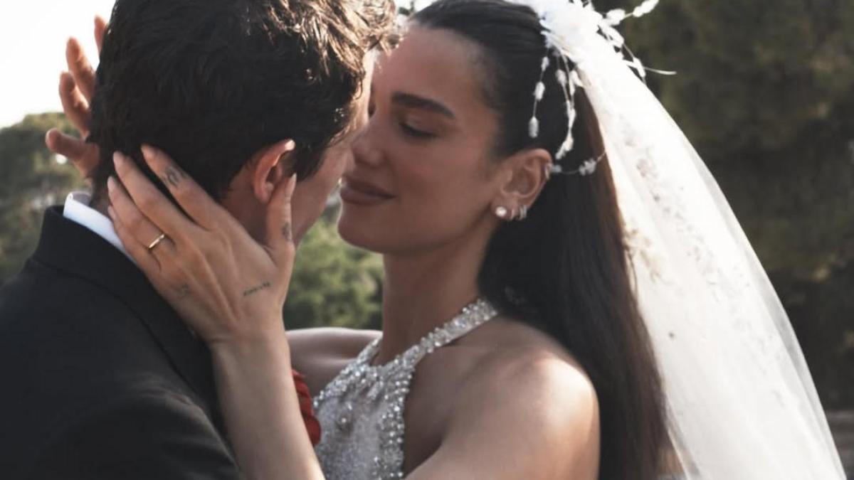 Dua Lipa presume inéditas imágenes de su boda con Callum Turner