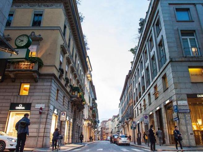 Montenapoleone, lo scontrino medio sale a 2.379 euro (ma aumentano anche gli affitti)