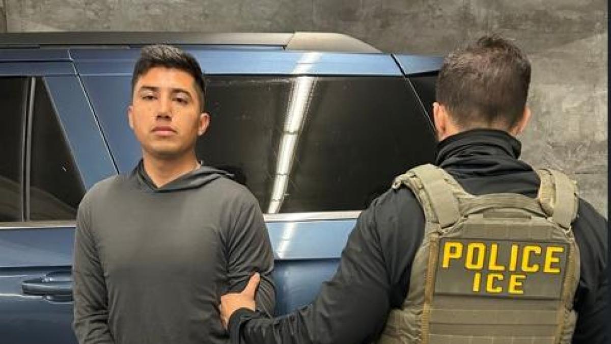 Detiene el ICE a uno de los exmilitares prófugos vinculados con el caso Ayotzinapa