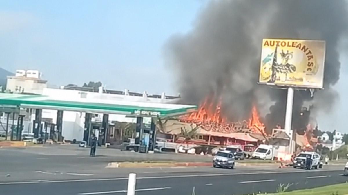¡Pipazo en Edomex! Una pipa cargada con gas LP explotó y dejó destrozos