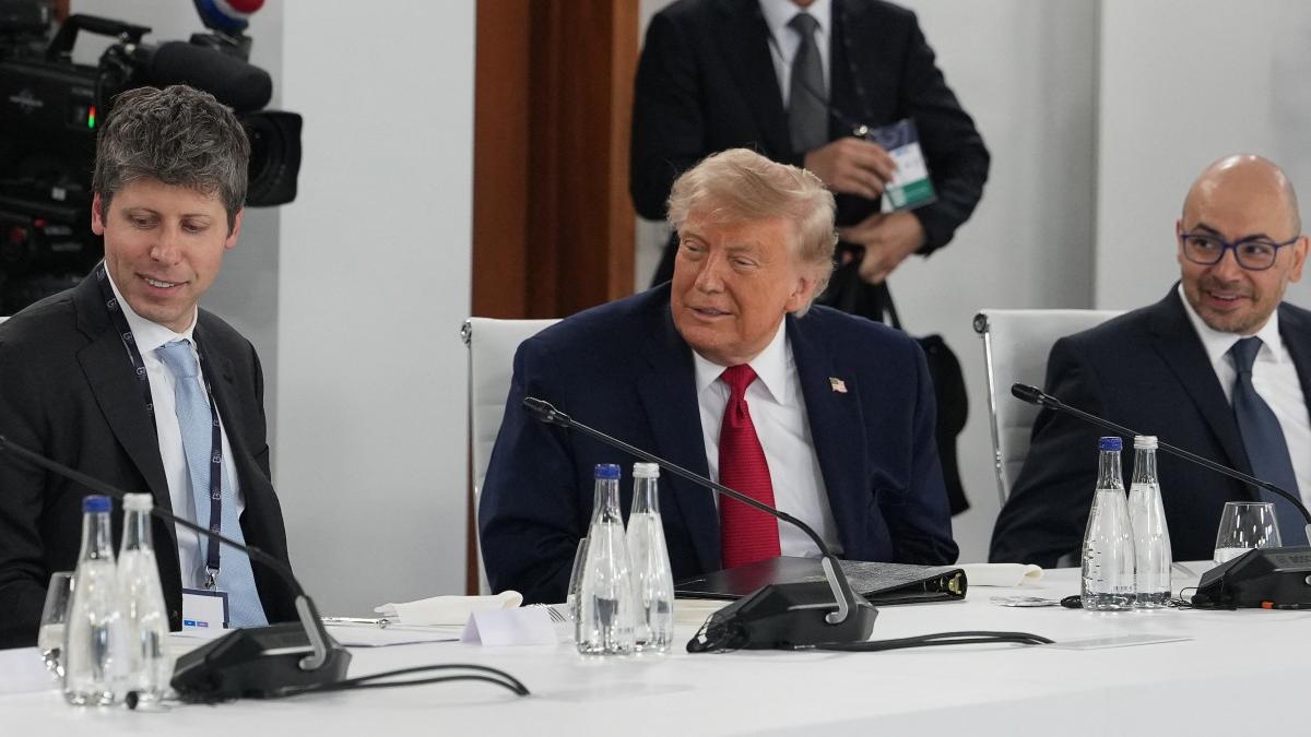 Trump amenaza con volver a 'lanzar bombas' si Irán 'no se comporta'