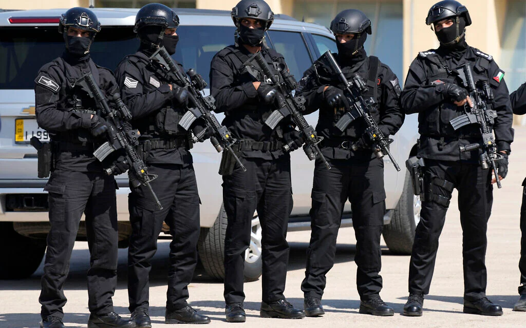 Jordan hangs 6 for killing security personnel after 9-year pause in death penalties