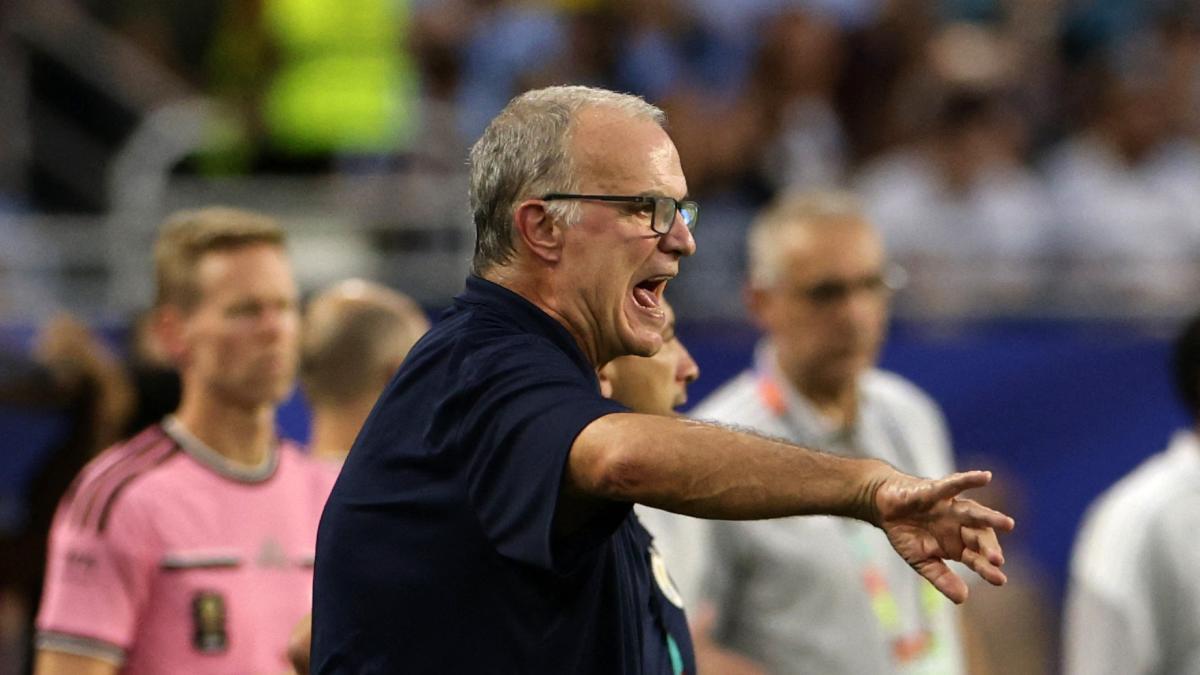 ¡Se calentó el Loco Bielsa! Cortó en seco la pregunta que desató su molestia en el Mundial 2026