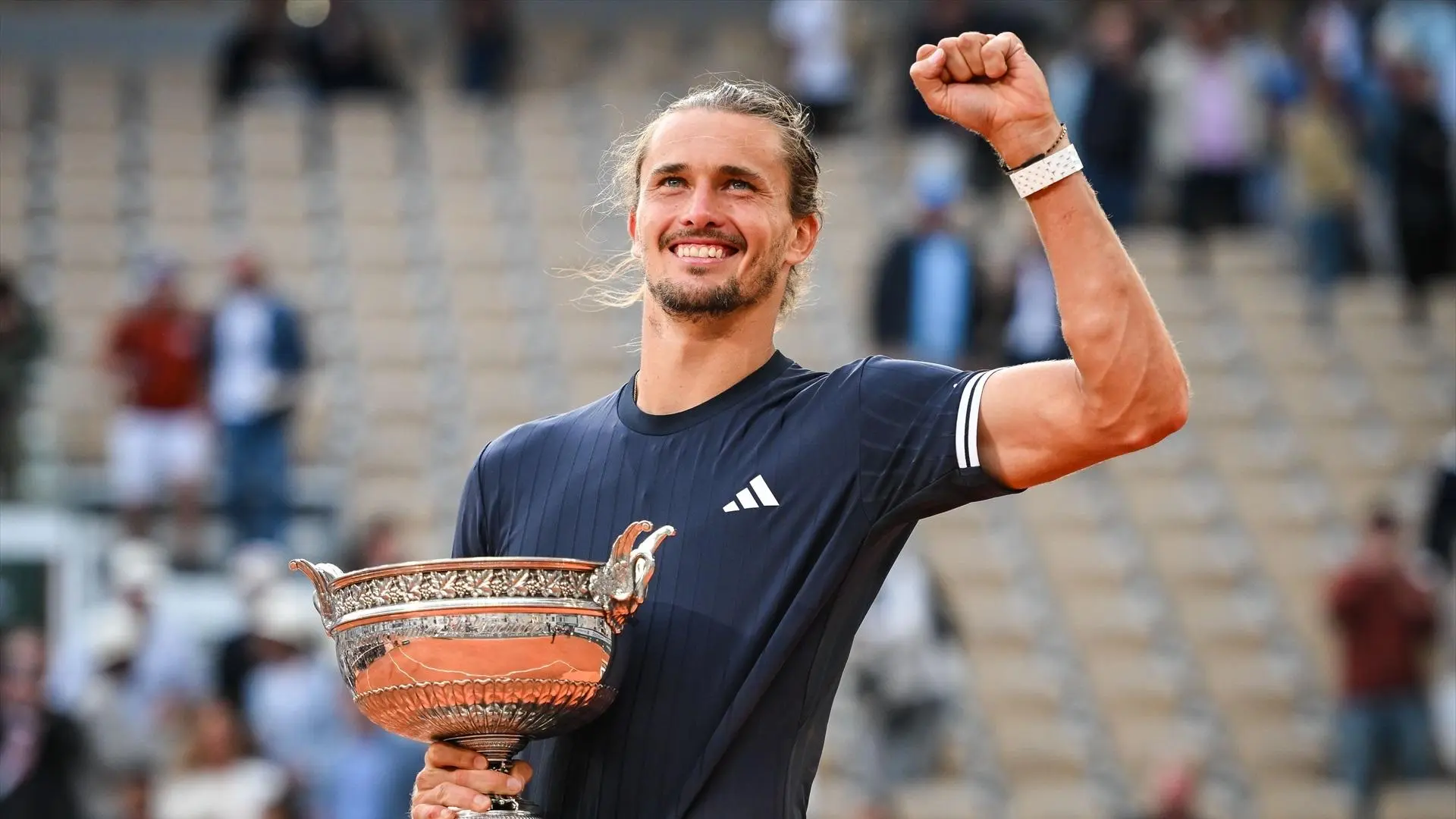 Zverev corta una entrevista tras ser preguntado por violencia doméstica: "Deberíamos parar"