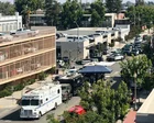 California: Bakersfield police respond to bomb threat as man barricades himself inside bank