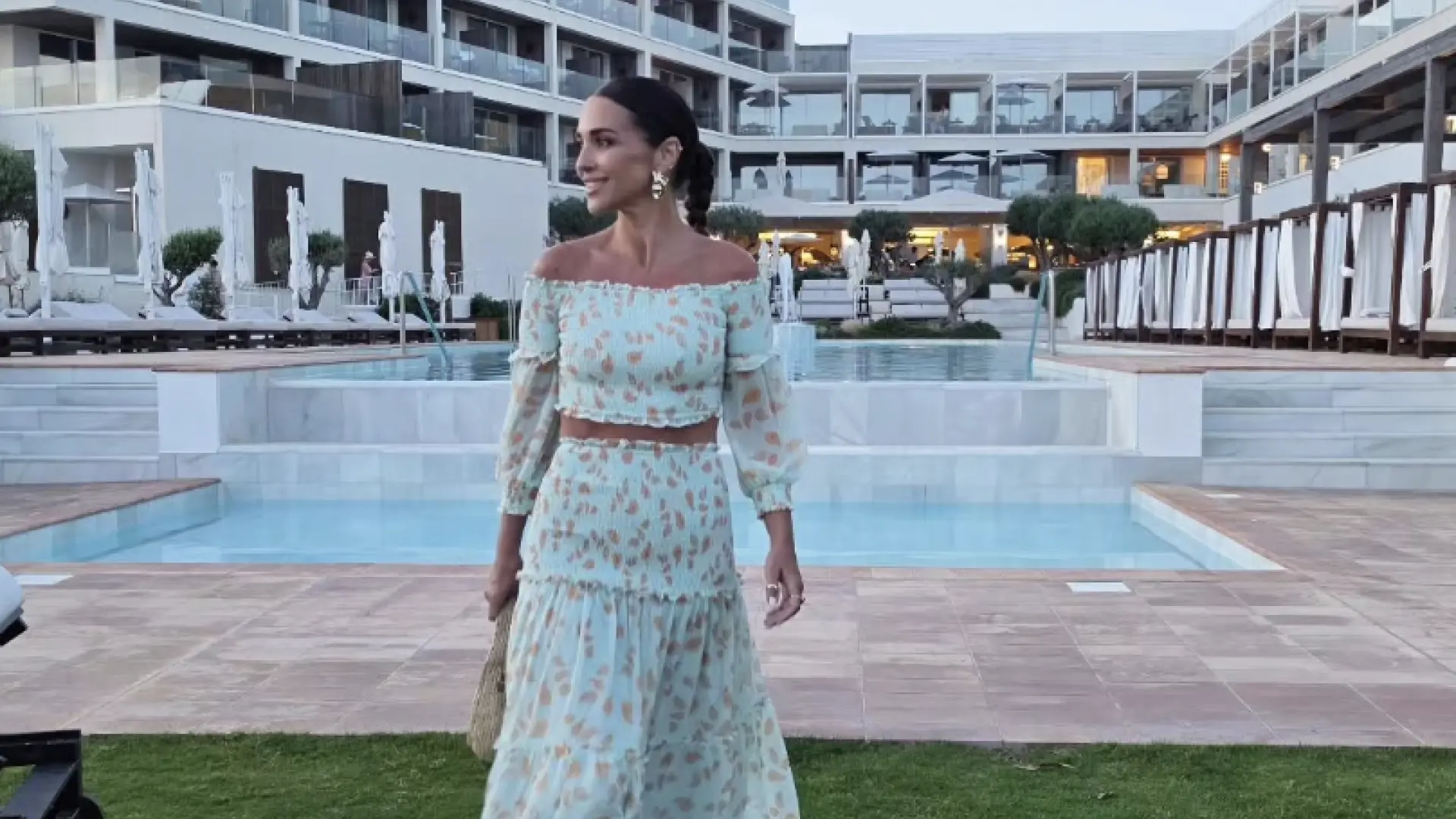 Paula Echevarría lleva el 'total look' que todas desearíamos estrenar en una boda de verano o en una cena con amigas