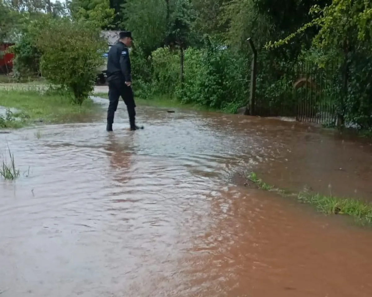 Misiones: la Policía desplegó un amplio operativo de asistencia, prevención y contención por las inclemencias climáticas