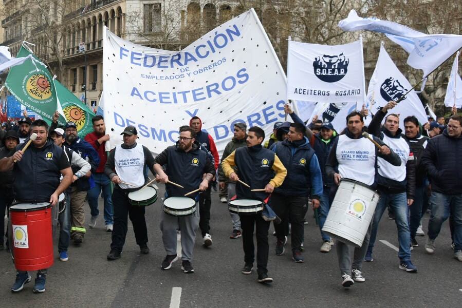 Se agrava el conflicto aceitero: anticipan una huelga que impactaría en puertos y exportaciones
