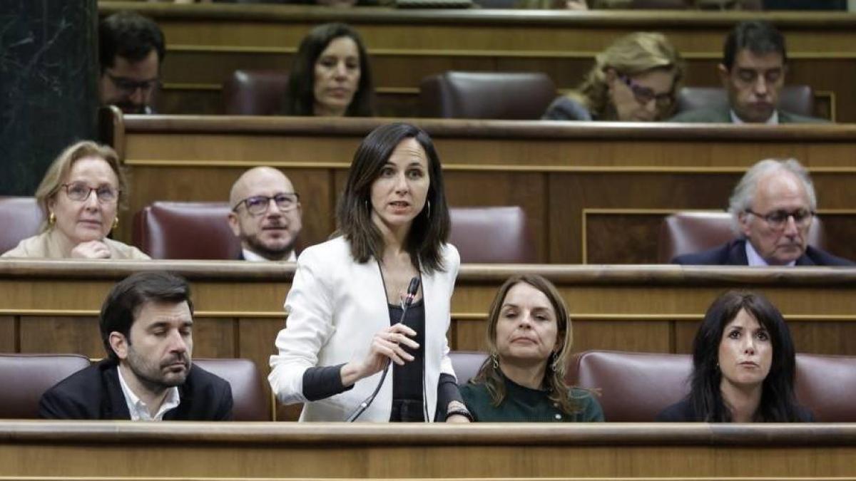 Podemos plantará al Papa en el Congreso y rompe el clima de consenso institucional