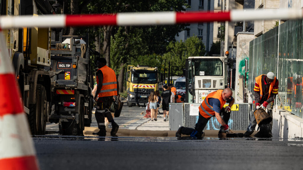 "J'essaie de tenir, jour après jour" : ces travailleurs en première ligne face à la canicule