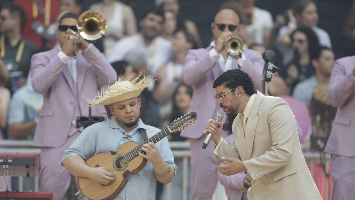 El rapero Saiko y su productor Uli, talento musical español presente en 'La Casita' de Bad Bunny en el Metropolitano