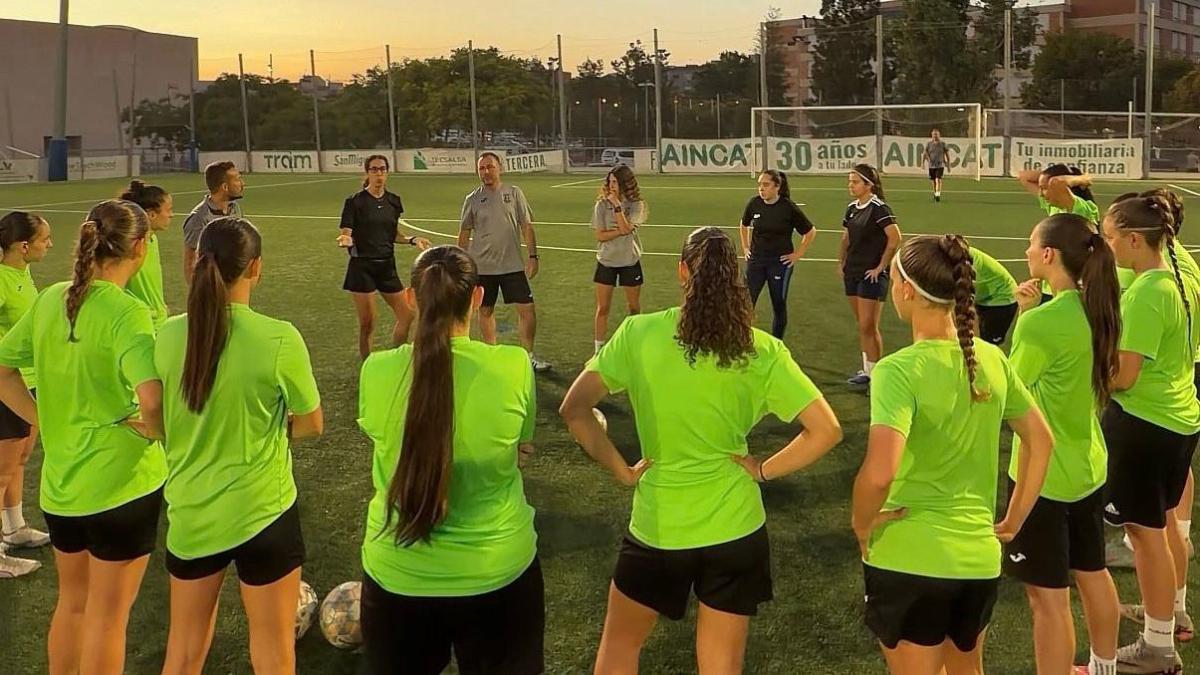 El Cornellà de Messi ya tiene equipo de fútbol femenino
