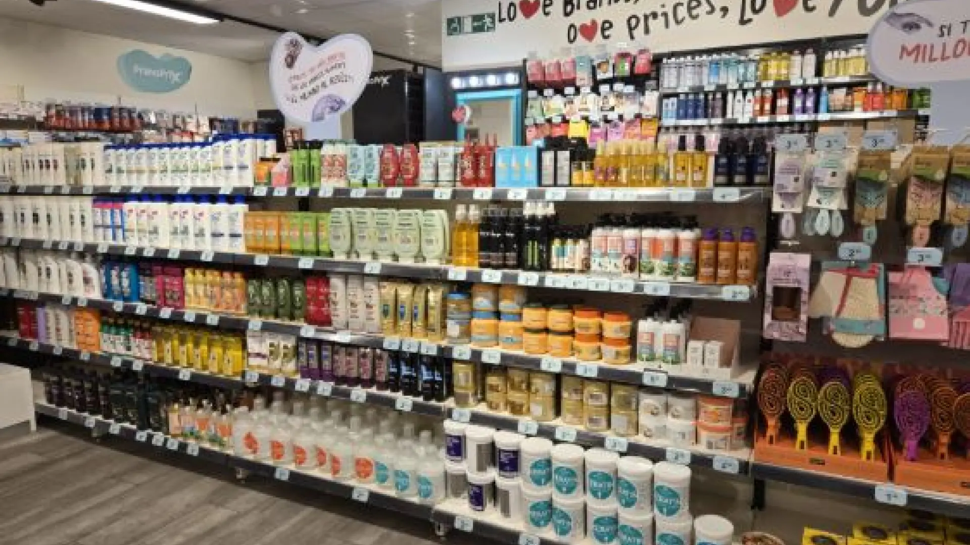 El súper español tipo 'outlet' que derriba los precios en primeras marcas: "Algunas cosas son chollos"