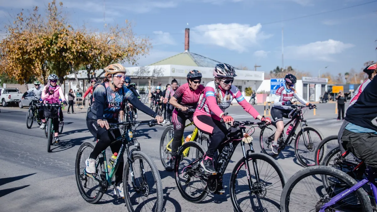 Segunda edición de "Bicitando Caucete": cicloturismo, solidaridad y pasión Mundialista sobre Ruedas