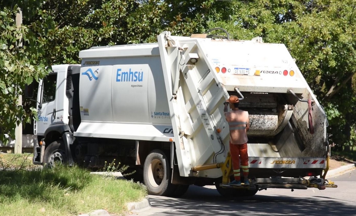 Transporte y recolección de residuos: así funcionarán los servicios por el feriado