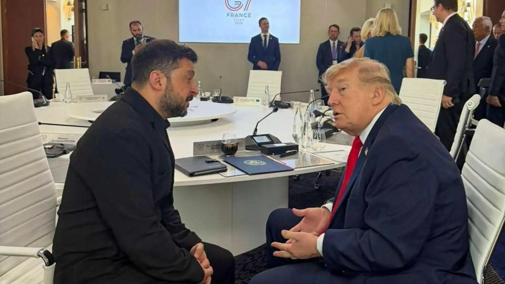 Zelenski inclina a Trump a su favor: aviso a Putin, más sanciones, fotos amables y buen tono en la cumbre del G7