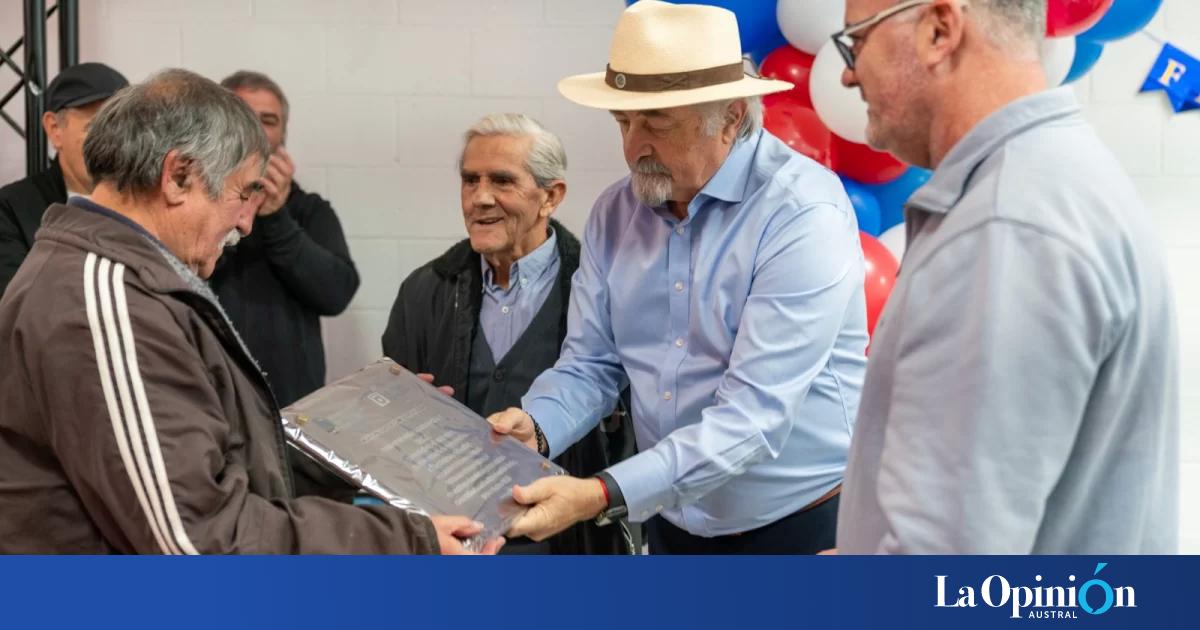 Othar acompañó la inauguración de la tienda y los nuevos vestuarios de USMA en su 95° aniversario
