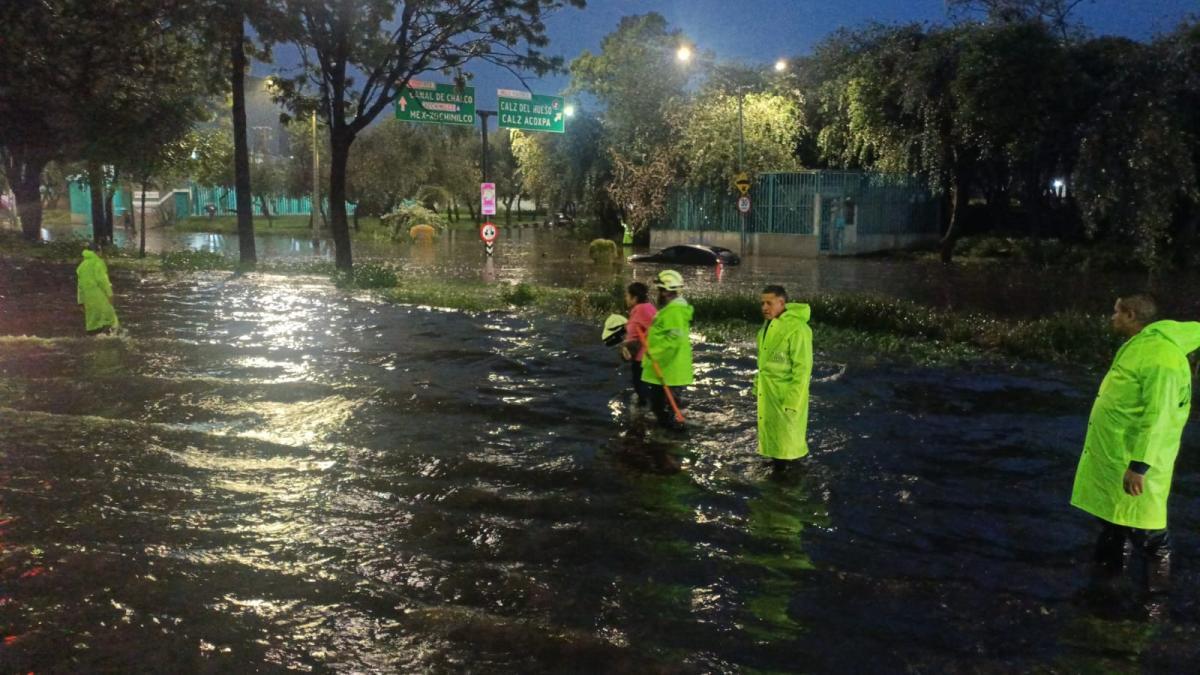 Lluvia inunda Hospital de Psiquiatría y afectan departamentos en Tlalpan