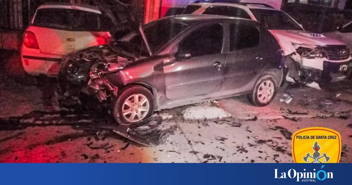 Choque múltiple en El Calafate: tres vehículos involucrados y operativo de Bomberos