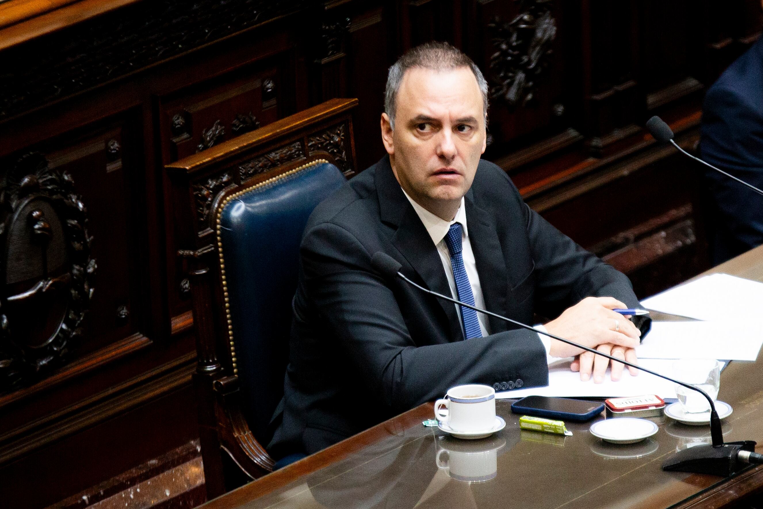 Manuel Adorni: el jefe de Gabinete de Milei dice que ocultó medio millón de dólares al fisco