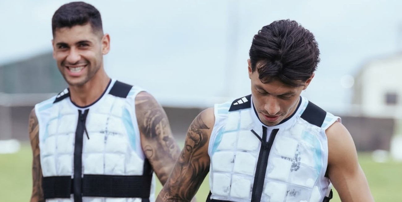 Las pecheras de hielo de la Fórmula 1 llegaron al fútbol y las usa la Selección argentina